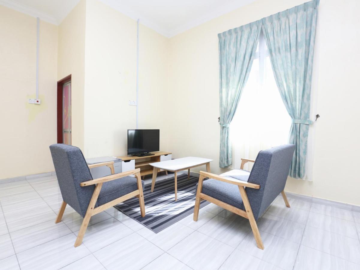 Oyo-89607阿罗哈小屋 Kampung Raja 外观 照片